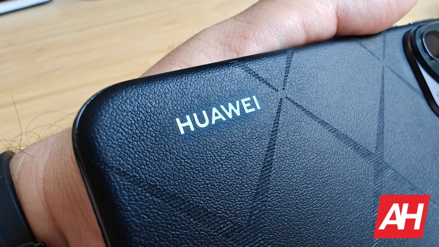 Featured image for Huawei Mate 70 Pro spotted with three display camera holes