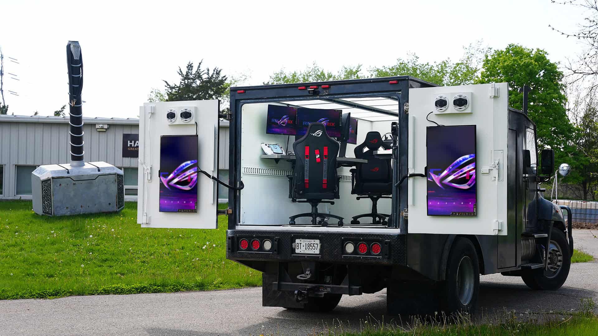 ASUS ROG Armored Truck (1)