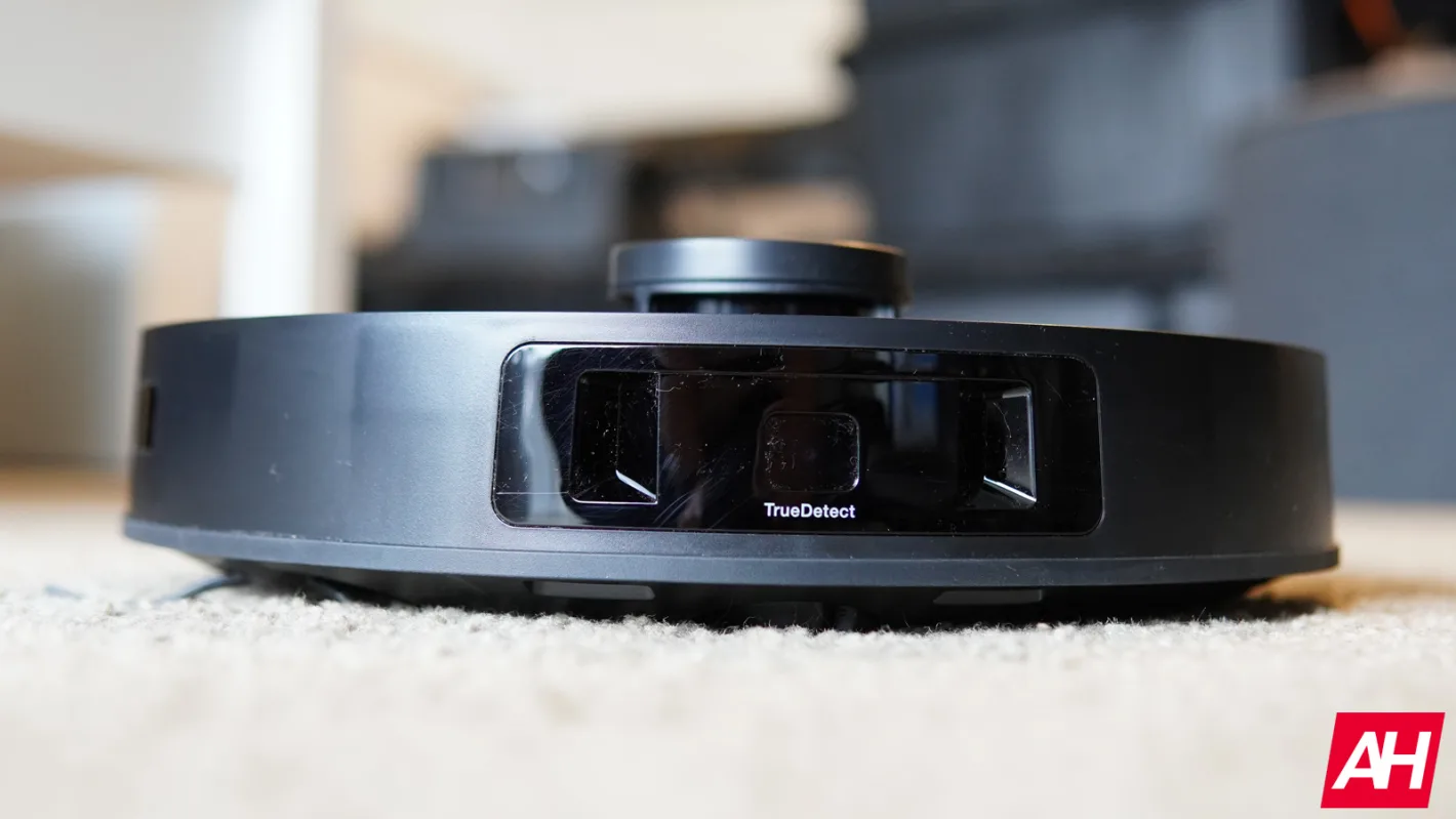 Featured image for My Favorite Robot Vacuum is currently $250 off!