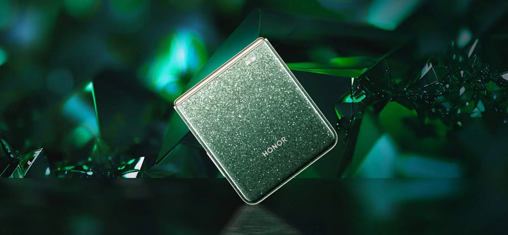 HONOR Magic V Flip Special Edition Jimmy Choo official image 1