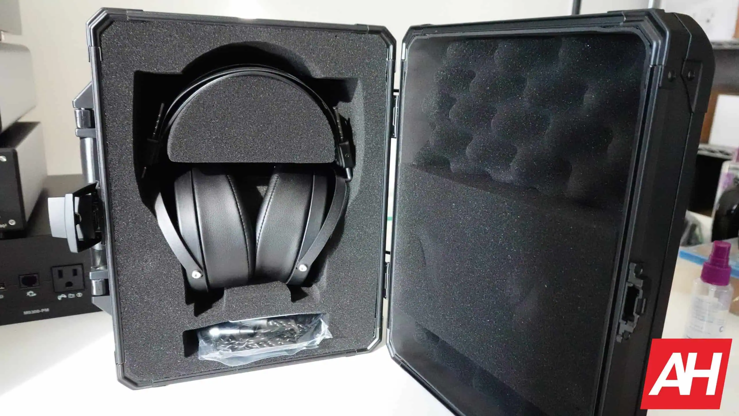 AH Audeze LCD 2C Classic Headphones 1