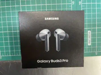 Samsung Galaxy Buds 3 Pro real life photo 7