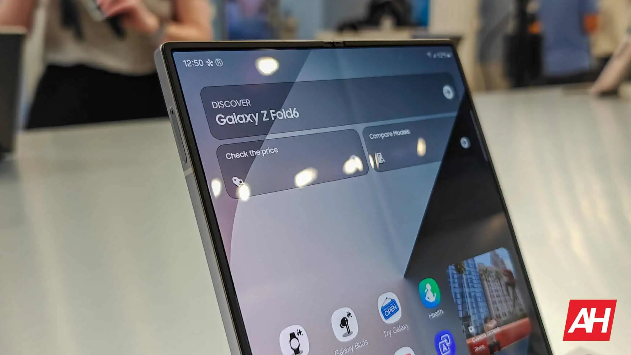 Samsung Galaxy Z Fold 6 AM AH 23