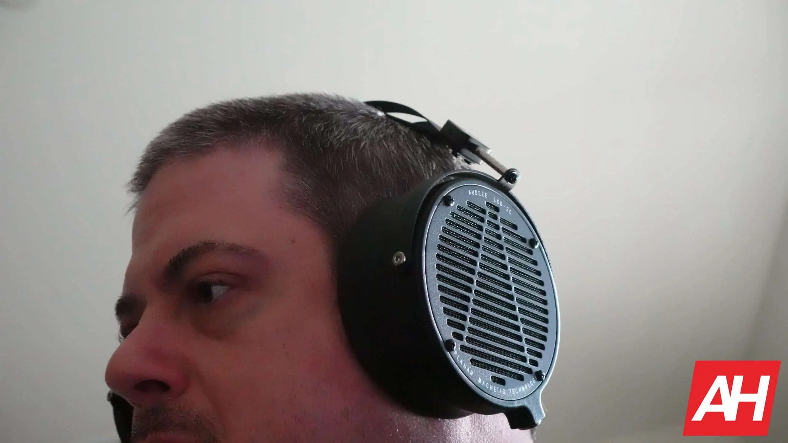 AH Audeze LCD 2C Classic Headphones 24