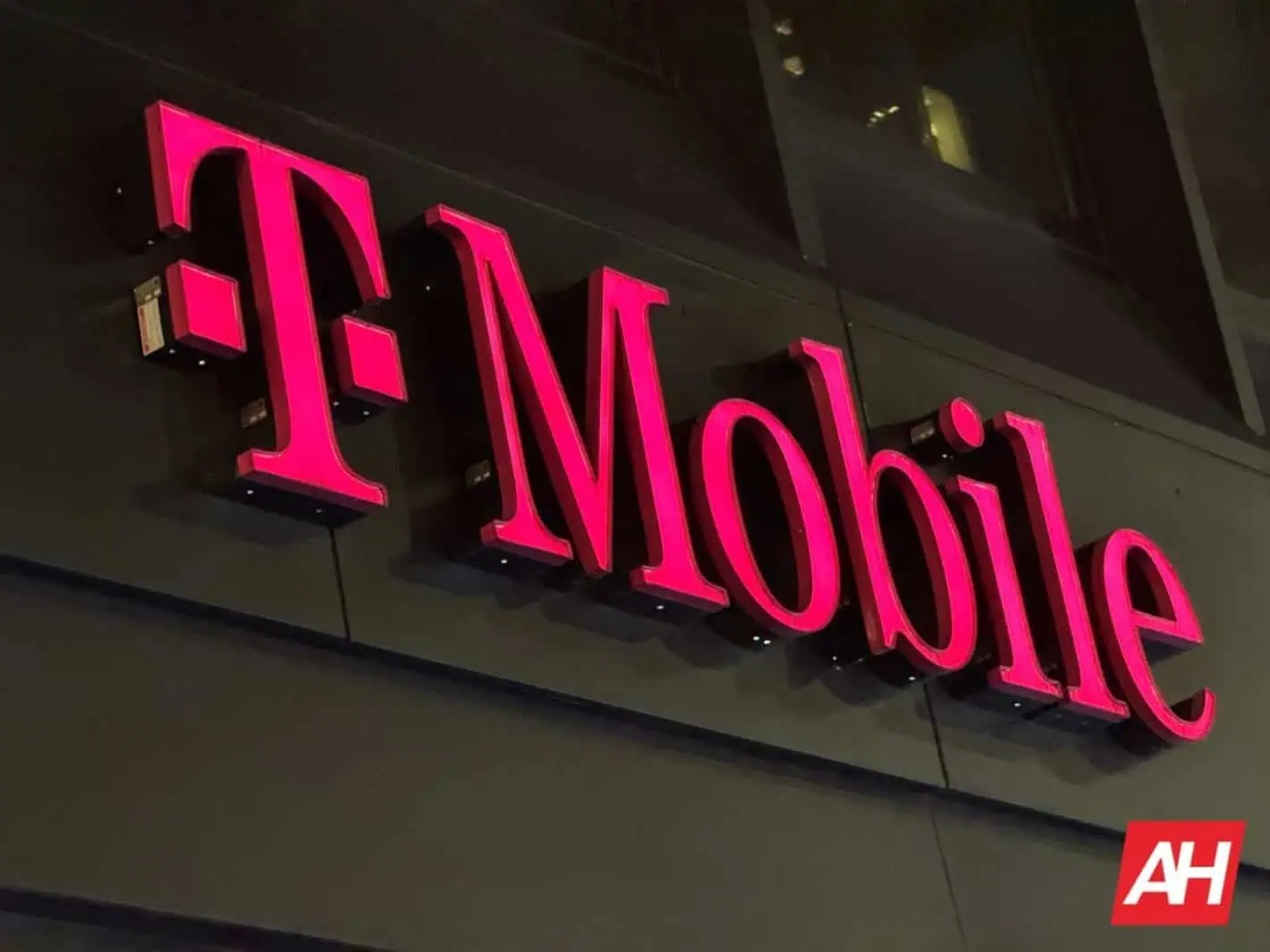 Featured image for T-Mobile is being sued over its 2021 data breach… again