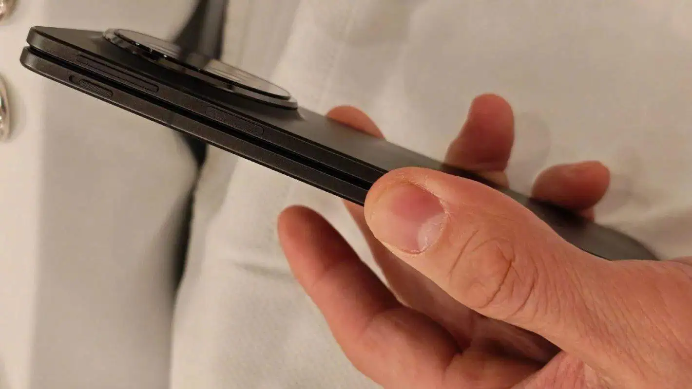 Featured image for OPPO Find N5 images show how thin it is in a folded state