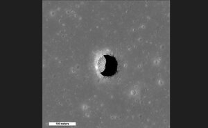 月の地下洞窟を発見か　深い縦穴を分析、有人基地の一等地として有望