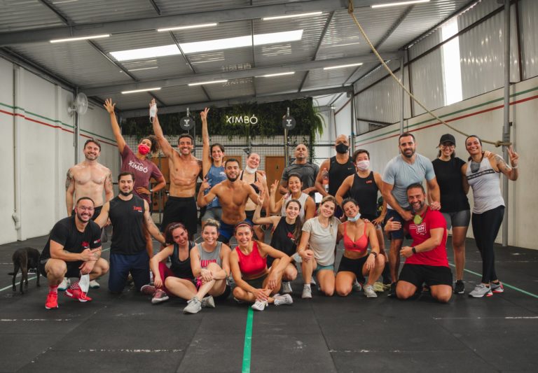 CrossFit affiliate community group shot