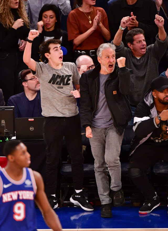 jon stewart and son at knicks game