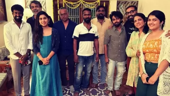 Anurag Kashyap posed with Vijay Sethupathi and Vetrimaaran among others in new photos.