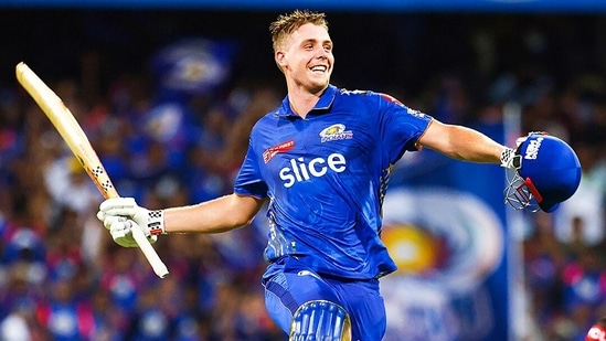 Cameron Green celebrates his century against Sunrisers Hyderabad(Mumbai Indians Twiiter)