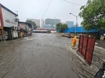 The city recorded 30 mm average rainfall in 24 hours ending Friday 8am even as a warning of heavy to very heavy rains was issued for Thursday, the Brihanmumbai Municipal Corporation's (BMC) data revealed.(Vijay Bate/ Hindustan Times)