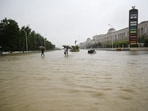 The DM office also issued warnings for the residents of the city to avoid going out of their homes without any essential work as there has been a possibility of lightning and thunderstorms.(Deepak Gupta/Hindustan Times)