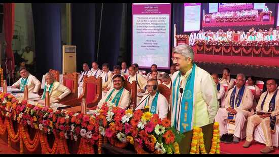 IIT BHU convocation underway in Varanasi on Friday. (Rajesh Kumar/ht)