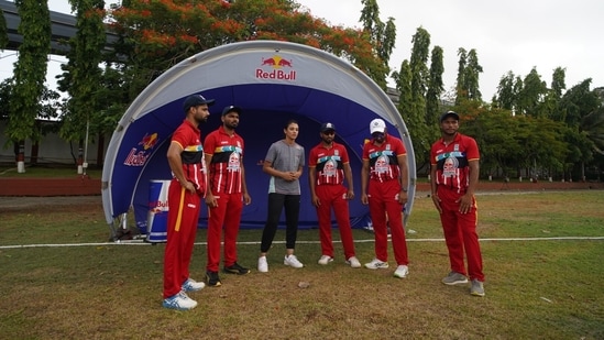 Smriti Mandhana Takes The Delhi Cricketers For A Spin