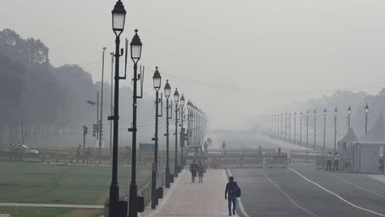 A view of Kartvya Path amid heavy smog in New Delhi, India, on Tuesday. (HT/Raj K Raj)(HT_PRINT)