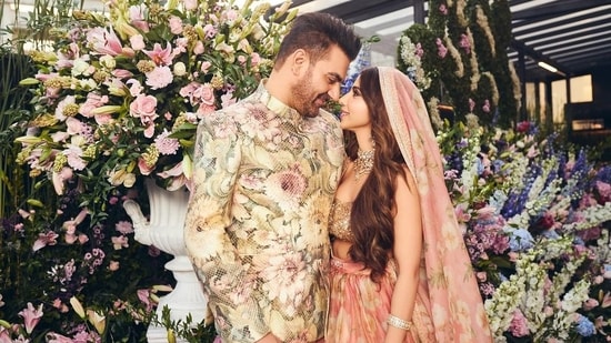 Arbaaz Khan announced his wedding with Sshura Khan on Instagram. He wrote, 