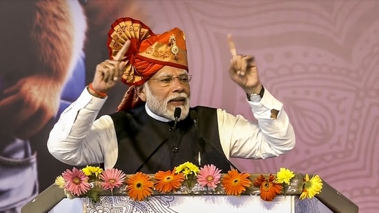 PM Modi inaugurated and addressed the 27th National Youth Festival in Nashik. He will later inaugurate the Atal Bihari Vajpayee Sewri-Nhava Sheva Atal Setu, built at a cost of about <span class='webrupee'>₹</span>17,840 crore.(PTI)