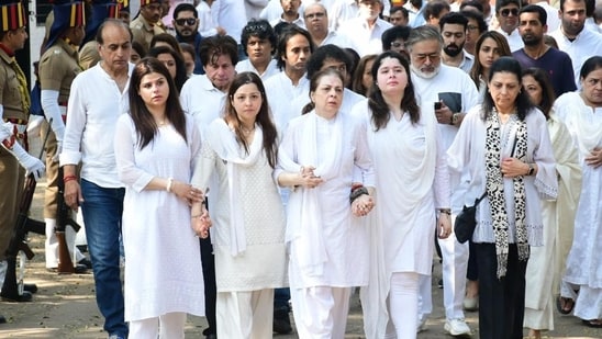 Pankaj Udhas's family bid him an emotional farewell. The singer was known for his timeless ghazals Chitthi Aayi Hai, Chandani Raat Mein, Na Kajre Ki Dhaar, and Aur Ahista Kijiye Baatein among others.