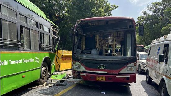 According to the Delhi government’s plan announced by the transport minister Kailash Gahlot earlier, the transport department is expected to have a fleet of 10,480 buses by 2025, 80% of which, or 8,280 buses, will be electric. (HT Photo)