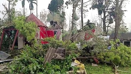 At least five people, including a woman, were killed and around 500 injured after a cyclonic storm hit West Bengal's Jalpaiguri on Sunday afternoon.(ANI)