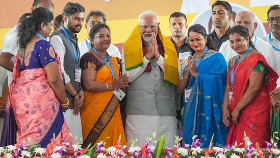 Prime Minister Narendra Modi on Saturday visited Bengaluru and neighbouring Chikkaballapura district and addressed mega rallies for the Lok Sabha poll campaign.&nbsp;(PTI)