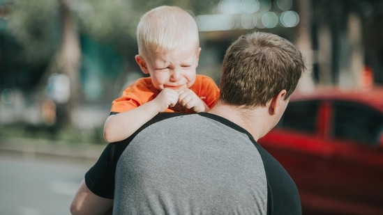 A toddler is very emotionally dependent on us, and their biggest fear is losing our love. Hence, we should refrain from using harsh behaviour towards them. (Photo by Phil Nguyen on Pexels)