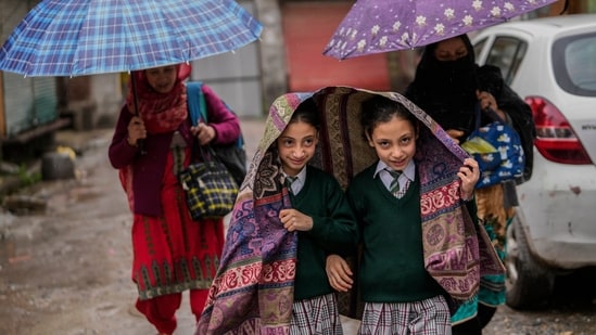 Authorities in Kashmir announced the closure of all schools in the valley on Tuesday as a precautionary measure&nbsp;in view of&nbsp;the rising water level in rivers and streams due to incessant rainfall over the past three days.(AP)