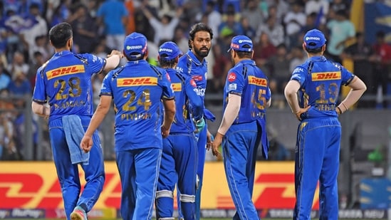 Mumbai Indians' Hardik Pandya (c) and teammates(ANI)