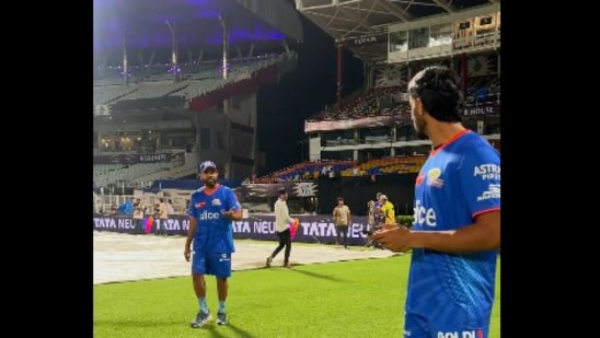 Rohit Sharma talks to Tilak Varma during an MI training session(X/mipaltan)