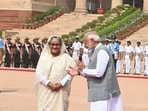 Prime Minister Narendra Modi welcomed Bangladesh Prime Minister Sheikh Hasina during her ceremonial reception at Rashtrapati Bhawan in New Delhi on Saturday.(Arvind Yadav/HT Photo)