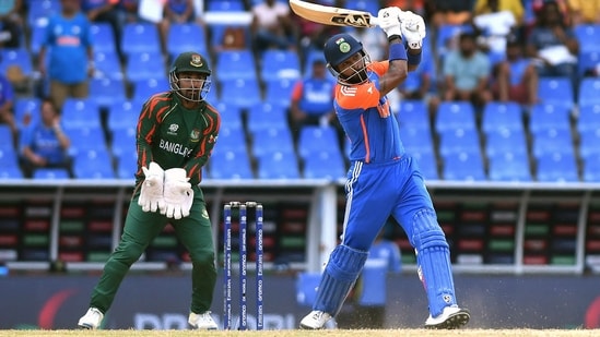 Hardik Pandya led an aggressive Indian batting lineup with an unbeaten 27-ball half-century that helped India get to a score of 196/5 in 20 overs.&nbsp;