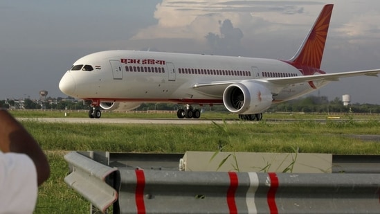 An author claimed that the Air India flight from Bengaluru to Pune was stinking and that the seats were dirty. (HT Archive)
