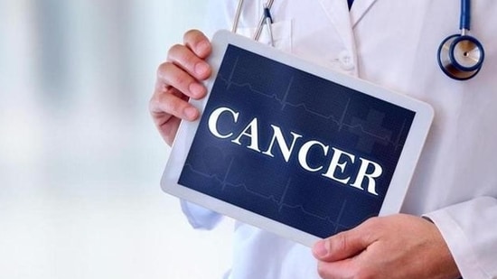 Transform your cancer battle: Why comprehensive care hospitals are essential (Photo by Shutterstock)