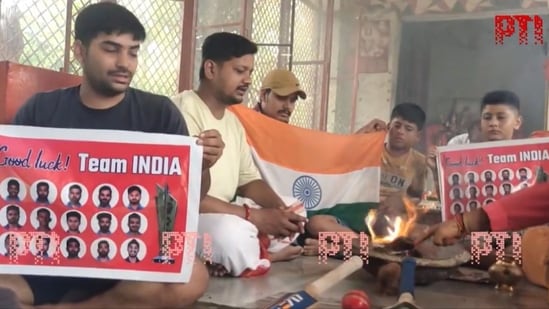 Ind vs Eng T20 World Cup 2024: Cricket fans performing havan for India's victory in Uttar Pradesh's Prayagraj. (X/@PTI)