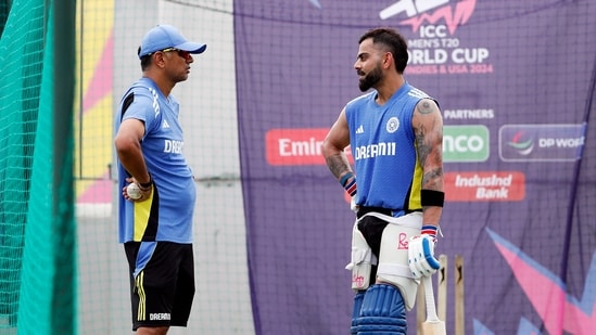 India's head coach Rahul Dravid and cricketer Virat Kohli during a practice session(Surjeet Yadav)