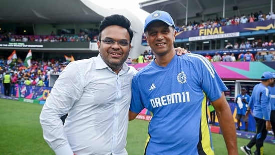 BCCI Secretary Jay Shah and India's head coach Rahul Dravid pose for a picture.(ANI )