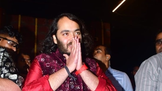 Anant Ambani visited the Krishna Kali temple in Neral, Maharashtra. (HT Photo/Varinder Chawla)