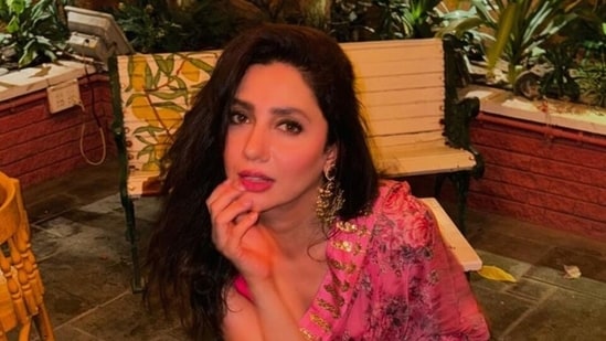 Mahira Khan wore a green one-shoulder dress to an event. Check it out inside. (Instagram)