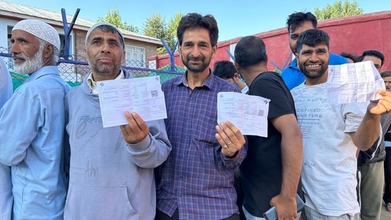 Inderwal in the Jammu region recorded the highest voter turnout among the 24 assembly segments at 80.06% by 5 pm.(Waseem Andrabi/HT Photo)