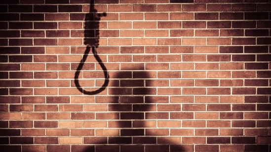 In the suicide note, the AP student wrote that she was under stress due to taking a loan of <span class='webrupee'>₹</span>6 lakh. (Getty Images/iStockphoto)