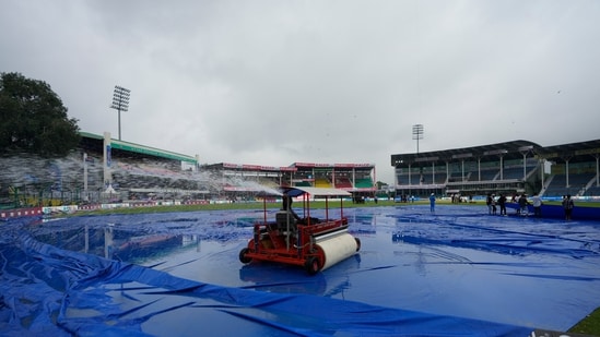 A rain-stricken first day had to be ended just nine overs into the second session with Bangladesh batting on 107/3 in 35 overs. Mominul Haque was at the crease on 40 off 81 balls while Mushfiqur Rahim was at the other end on six off 13.&nbsp;