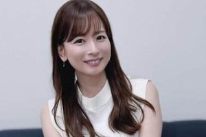 皆藤愛子アナ「左足以外はとても元気」...松葉杖＆ギプス姿で「下駄骨折」報告　心配の声相次ぐ