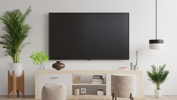 Best Panasonic TVs (Canva)