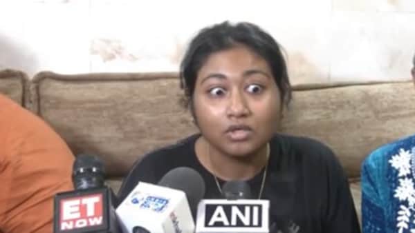 Mumbai hit-and-run case: Amruta Nakhwa, daughter of the victim Kaveri Nakhwa, broke down in front of the media and sought the death penalty for Mihir Shah.