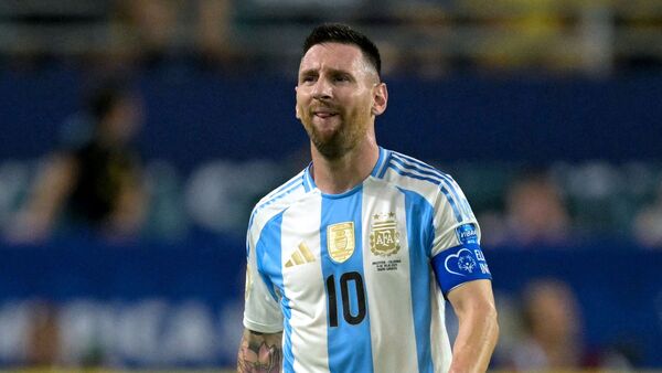 Uncanny similarity: Messi’s injury and Argentina’s Copa America win evoke memories of Cristiano Ronaldo’s Euro victory (Photo by JUAN MABROMATA / AFP)