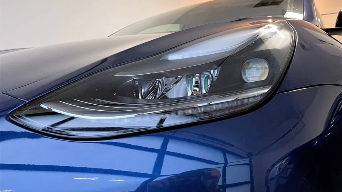 Matrix headlights have a circular dome projector on the outer edge