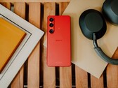 Das Sony Xperia 1 VI wird jetzt auch in der Farbe "Scarlet" angeboten. (Bildquelle: Sony)