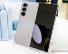 Das Samsung Galaxy Z Fold6 startet in Deutschland und Österreich mit viel Galaxy AI, robusterem Gehäuse und Trade-In-Deals. (Bildquelle: Daniel Schmidt, Notebookcheck)