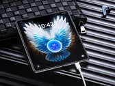 Das Tecno Phantom V Fold2 5G ist trotz Flaggschiff-Prozessor wesentlich günstiger als das Galaxy Z Fold6. (Bildquelle: Tecno)